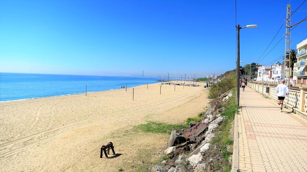 Claire Seaview & Beach-Apartment Montgat Exterior photo