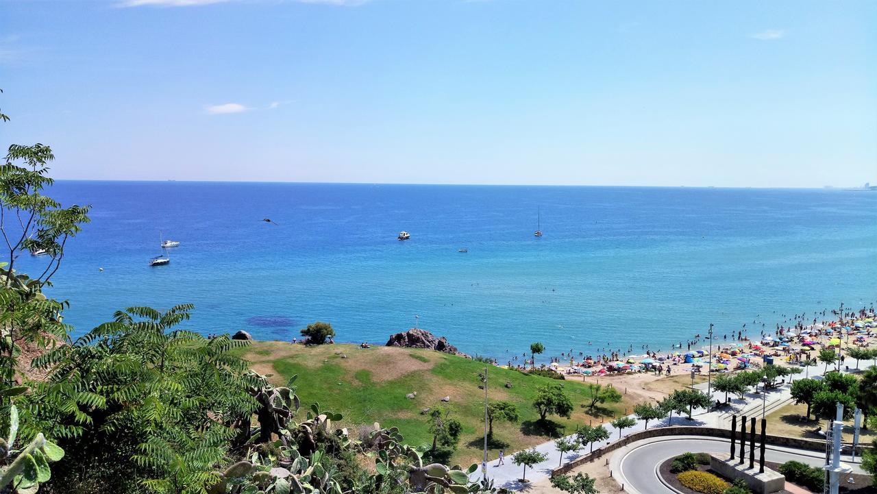 Claire Seaview & Beach-Apartment Montgat Exterior photo